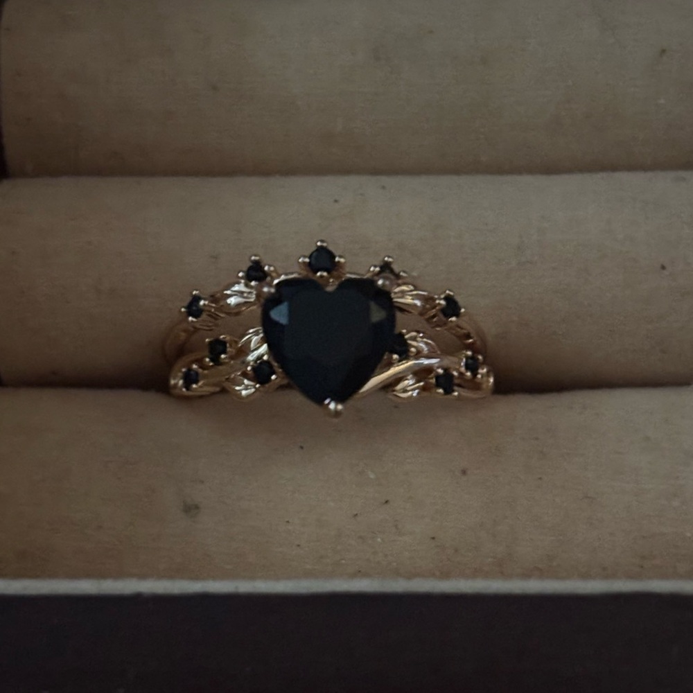 Beautiful 18k rose gold P. Ring. Stackable set.
